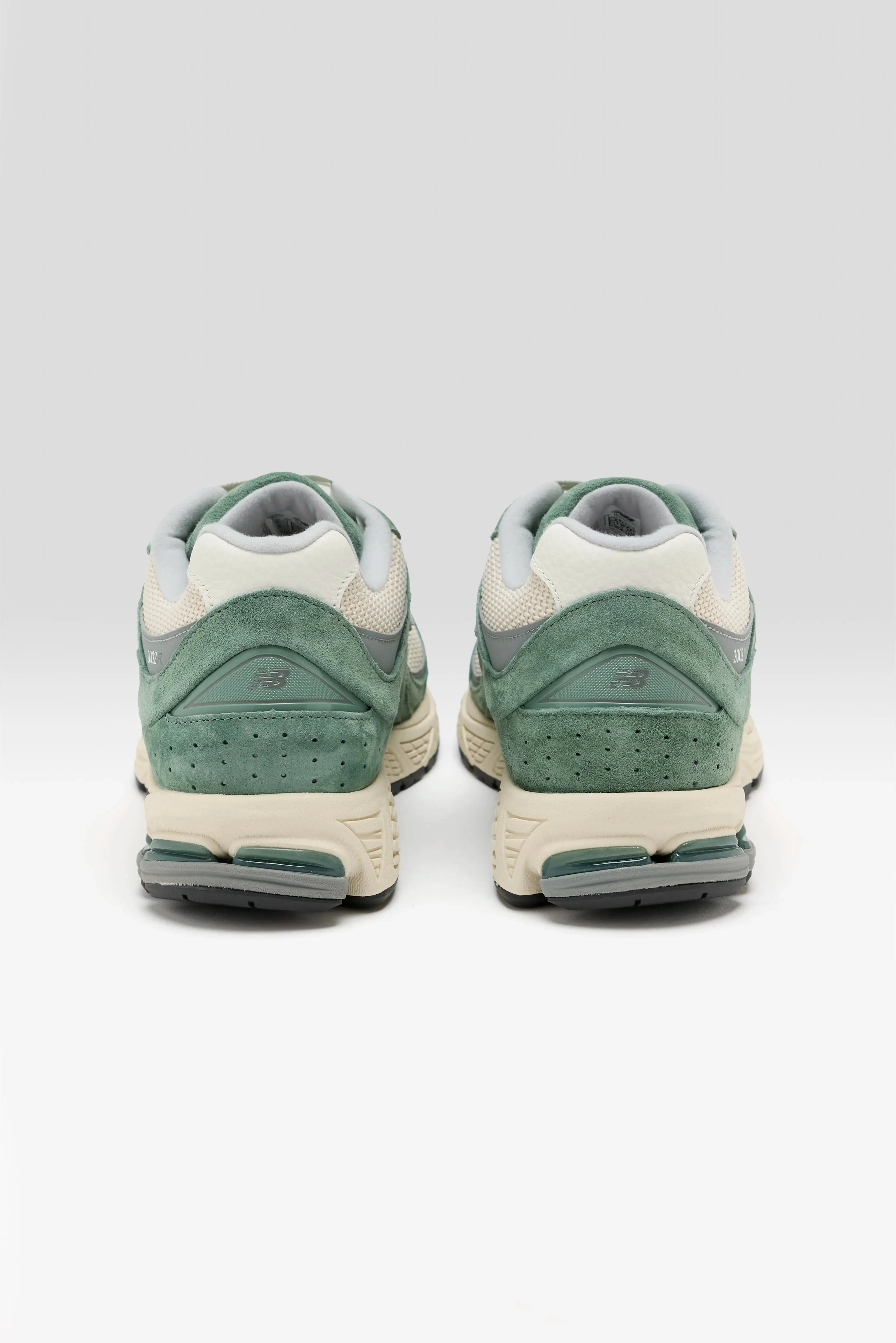 2002R for Men (251 / M / GREY)