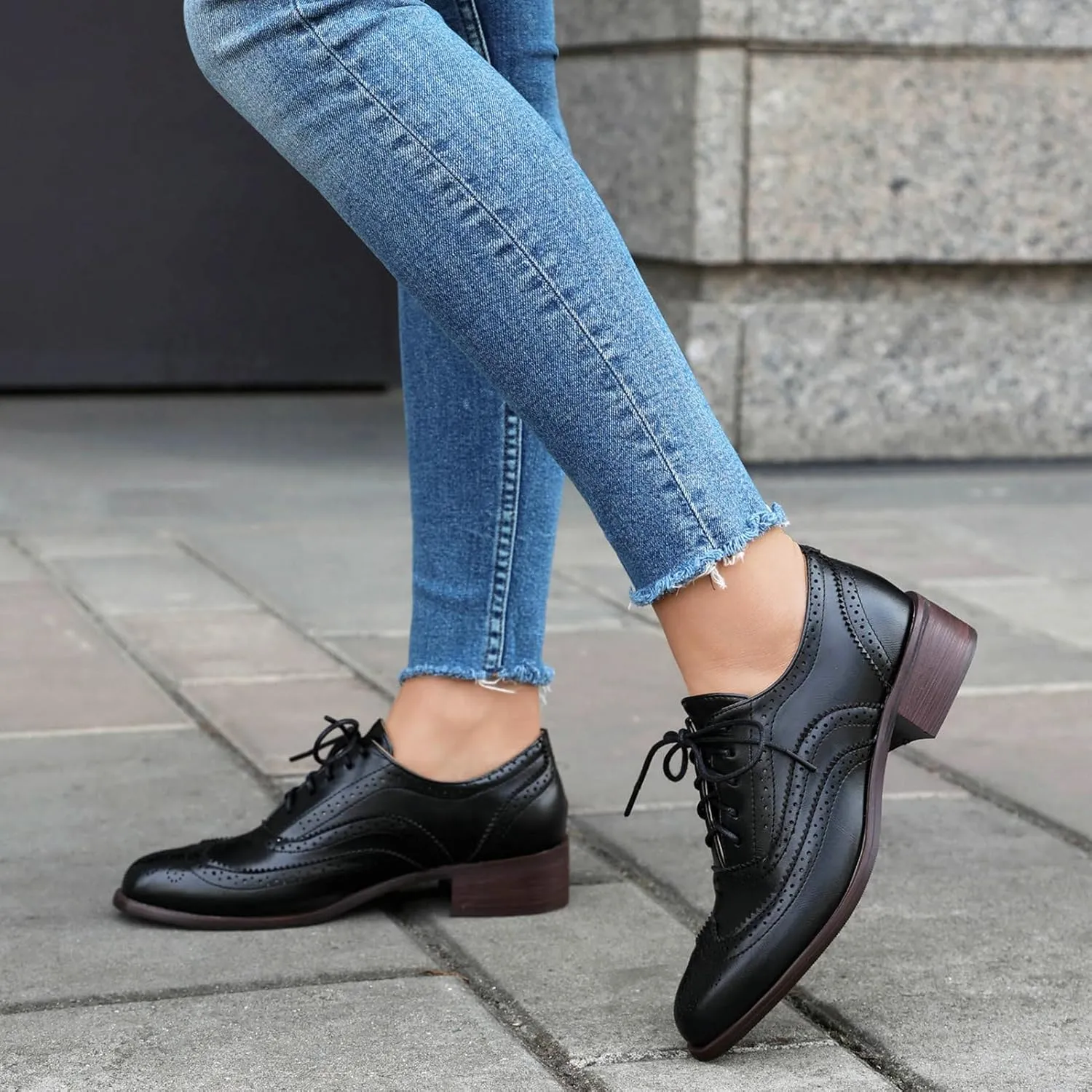 Betastella Womens Lace Up Wingtip Oxford Shoes Vintage Brogue Oxfords Round Toe Chunky Low Heel Pumps Shoes