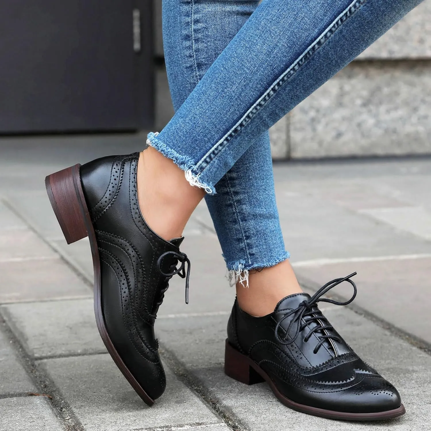 Betastella Womens Lace Up Wingtip Oxford Shoes Vintage Brogue Oxfords Round Toe Chunky Low Heel Pumps Shoes