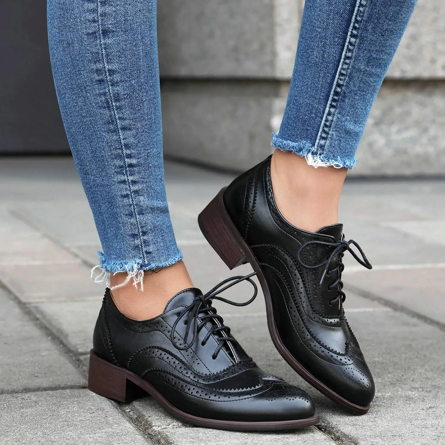 Betastella Womens Lace Up Wingtip Oxford Shoes Vintage Brogue Oxfords Round Toe Chunky Low Heel Pumps Shoes