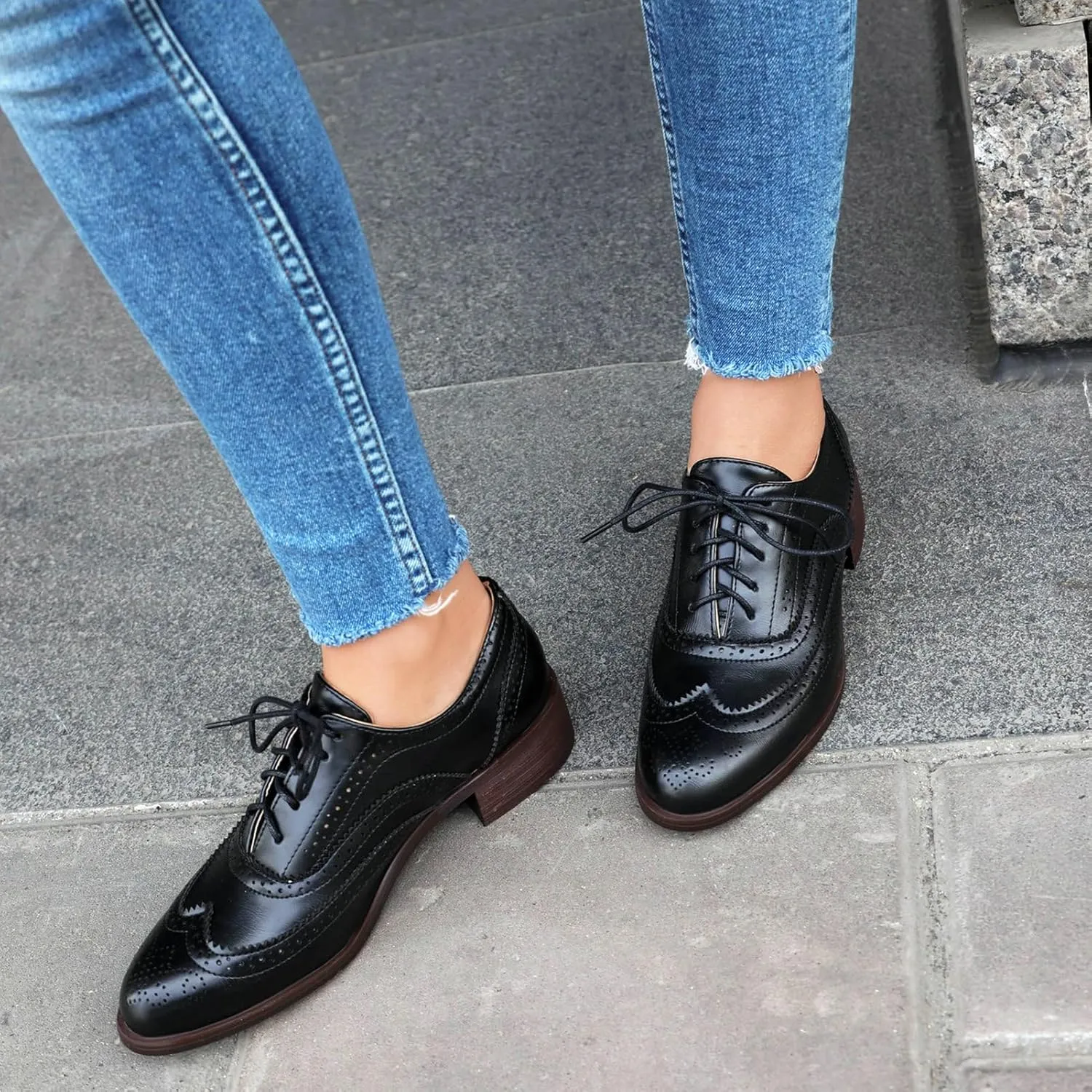 Betastella Womens Lace Up Wingtip Oxford Shoes Vintage Brogue Oxfords Round Toe Chunky Low Heel Pumps Shoes