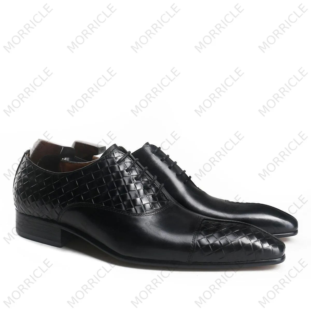 Elegant Oxford Shoes with Woven Pattern
