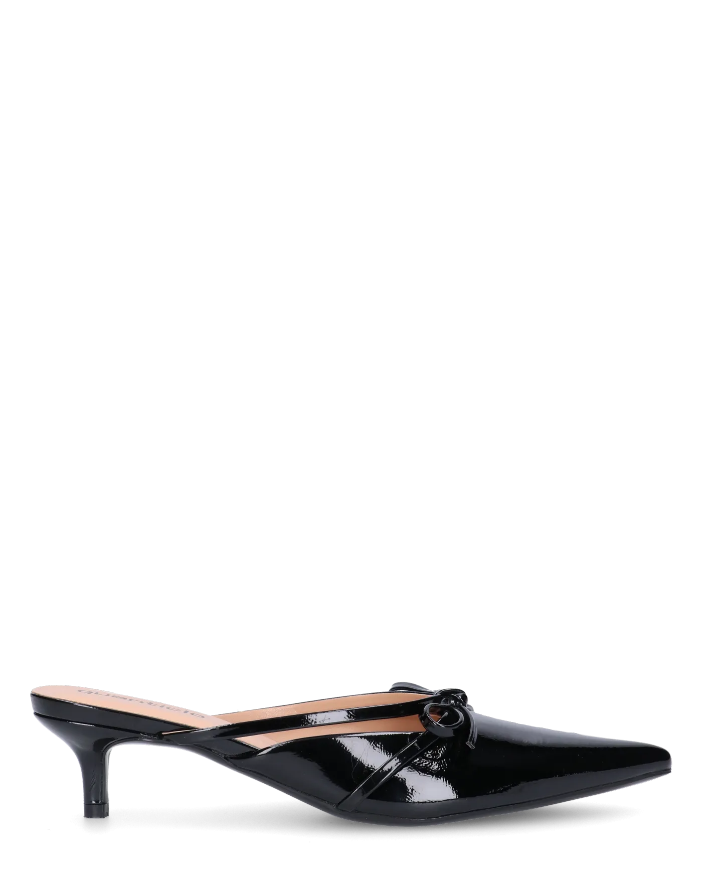 MINNY - décolleté in glassy nero con fiocco e tacco basso